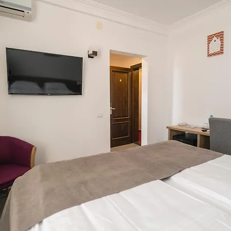 Comat Hotel